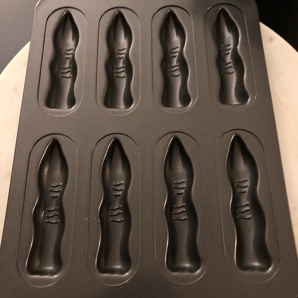 Wilton Fingers Non-Stick 8 Cavity Cookie Pan